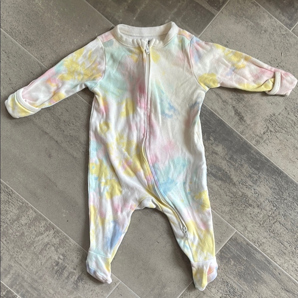 3/$20 Old Navy White and Yellow Footies One Piece